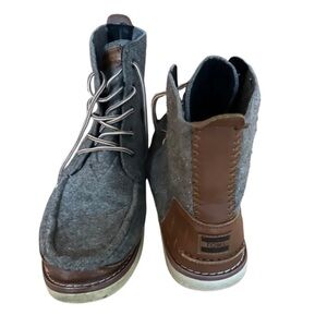 TOMS Men's Searcher Chukka Boots. Felt Wool